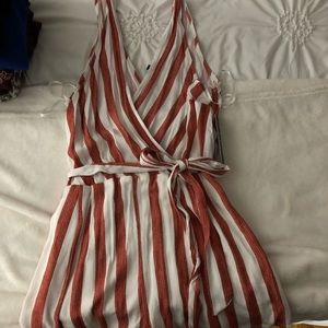 NWT! Lulu’s Red&White vertical stripe short romper